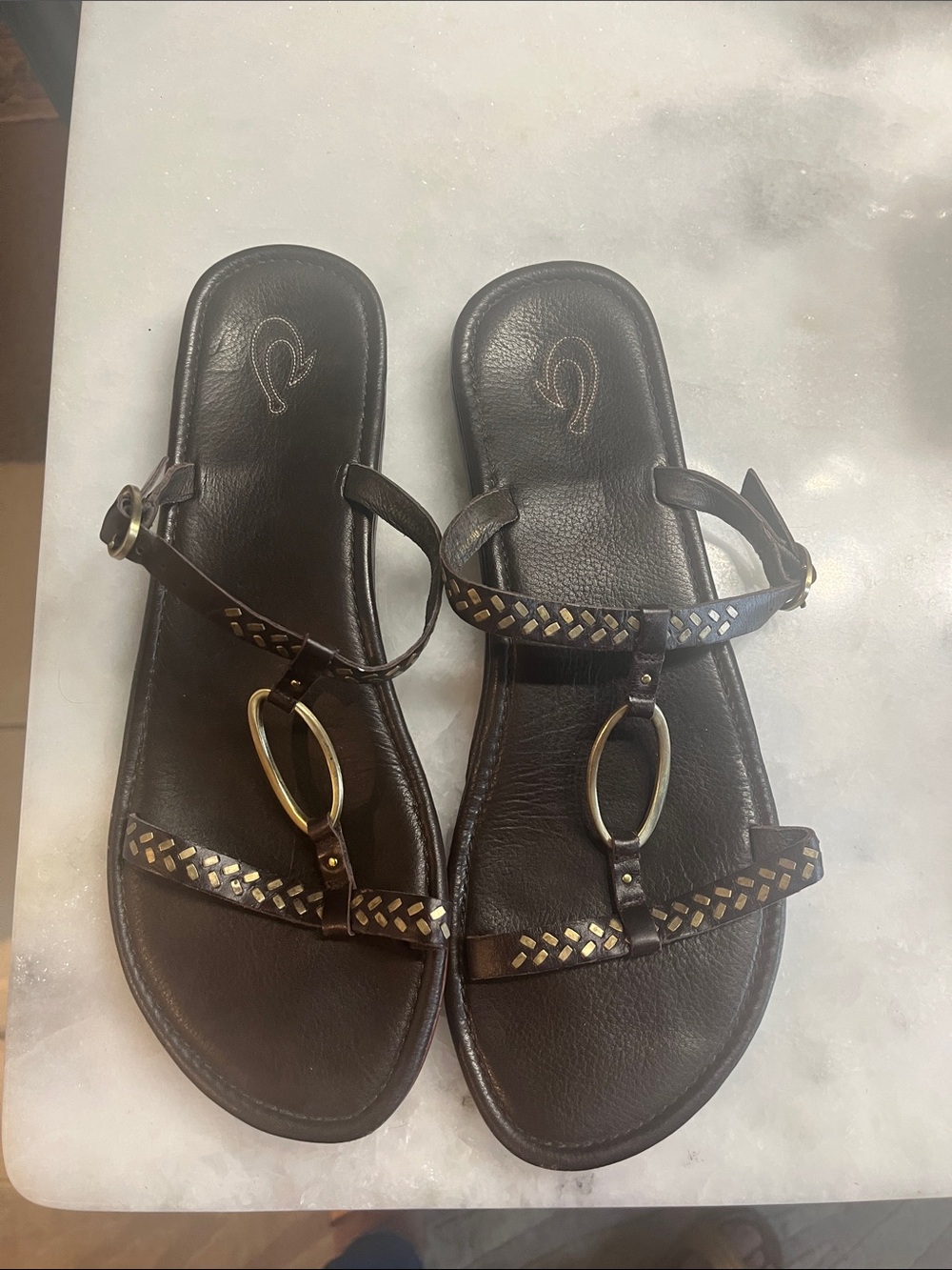 Olukai Brown Sz 11 Leather T-Strap Sandals with Gold Accents
